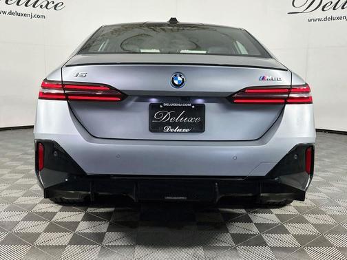 Frozen Pure Grey Metallic 2024 BMW i5 M60