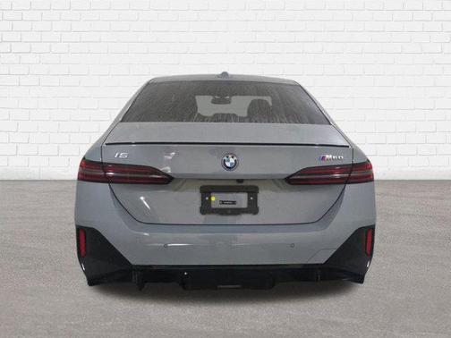 2024 BMW i5 M60