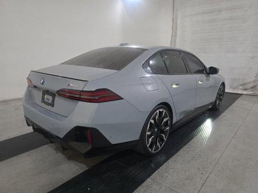2024 BMW i5 M60