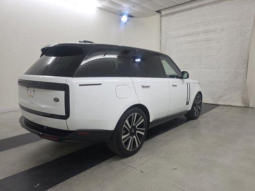 2023 Land Rover Range Rover SE