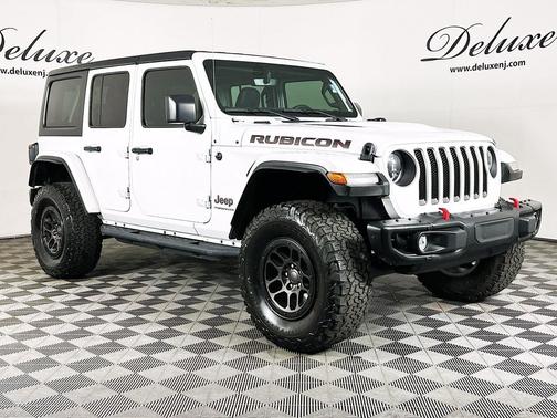 Bright White Clearcoat 2023 Jeep Wrangler Rubicon