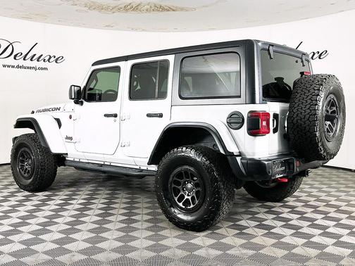 Bright White Clearcoat 2023 Jeep Wrangler Rubicon