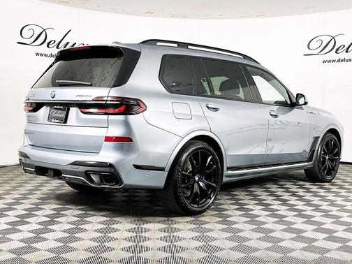 Skyscraper Grey Metallic 2024 BMW X7 xDrive40i