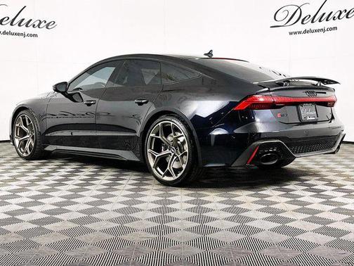 Sebring Black Crystal Effect 2024 Audi RS 7 4.0T Performance