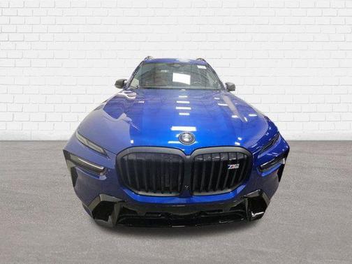 2023 BMW X7 M60i