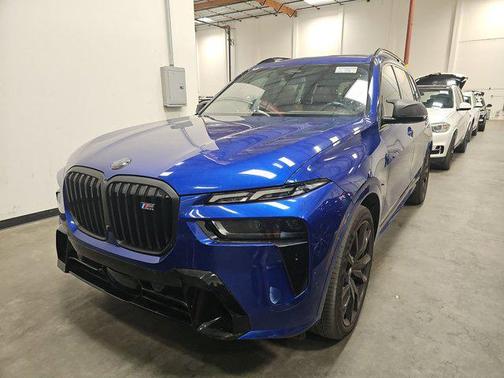 2023 BMW X7 M60i