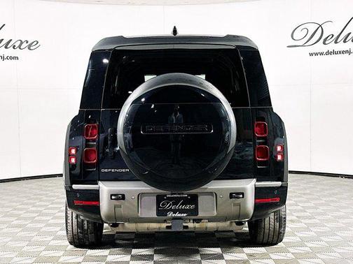 2024 Land Rover Defender X-Dynamic SE