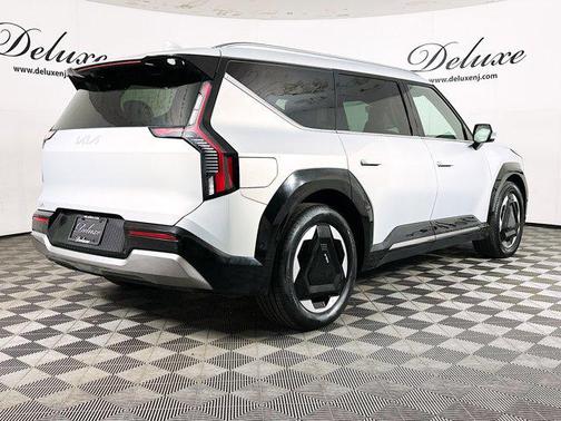 Ivory Silver Matte 2024 Kia EV9 Land
