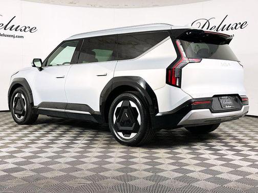 Ivory Silver Matte 2024 Kia EV9 Land