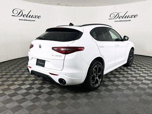 2022 Alfa Romeo Stelvio Veloce