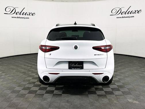 2022 Alfa Romeo Stelvio Veloce