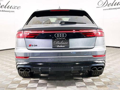 Daytona Gray Pearl Effect 2024 Audi SQ8 4.0T Premium Plus