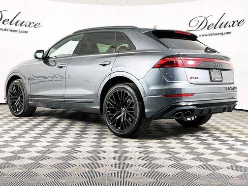 Daytona Gray Pearl Effect 2024 Audi SQ8 4.0T Premium Plus