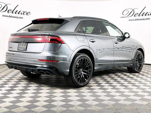 Daytona Gray Pearl Effect 2024 Audi SQ8 4.0T Premium Plus