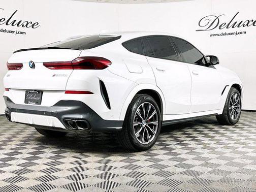 2024 BMW X6 M60i