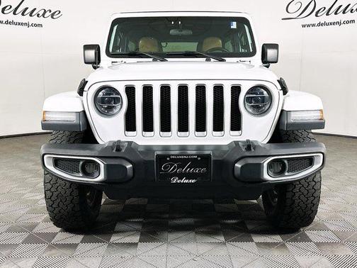 Bright White Clearcoat 2020 Jeep Wrangler Unlimited Sahara