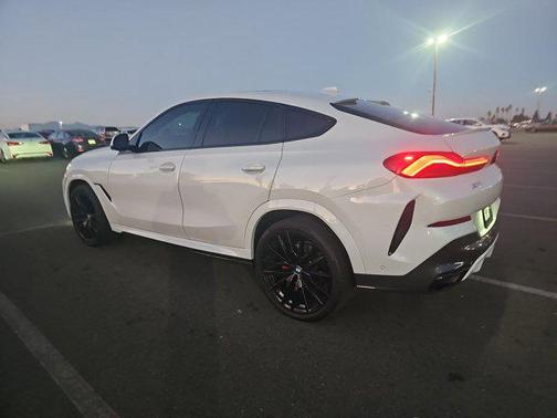 2022 BMW X6 xDrive40i