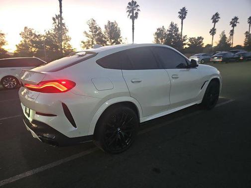 2022 BMW X6 xDrive40i