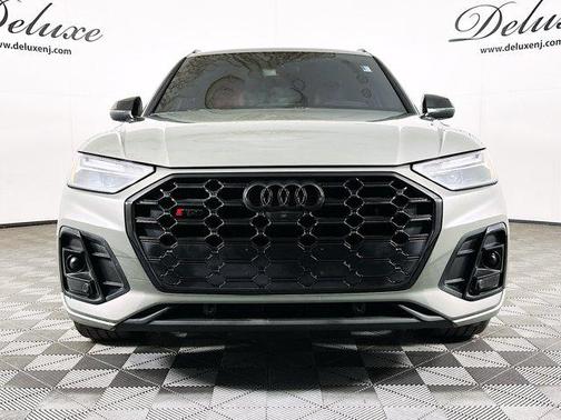 Chronos Gray Metallic 2024 Audi SQ5 3.0T Premium Plus