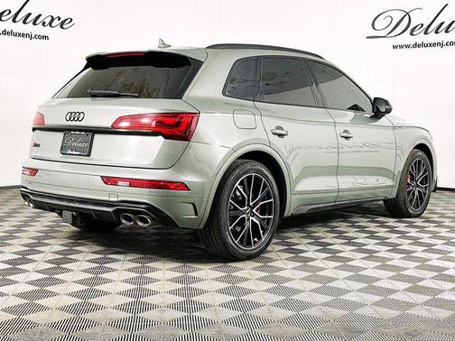Chronos Gray Metallic 2024 Audi SQ5 3.0T Premium Plus