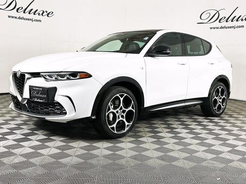 Alfa White 2024 Alfa Romeo Tonale Ti