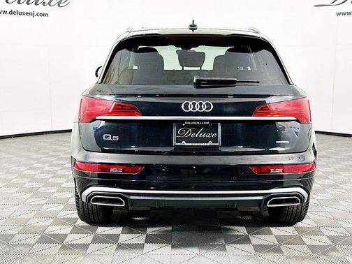 2024 Audi Q5 45 S line Premium Plus