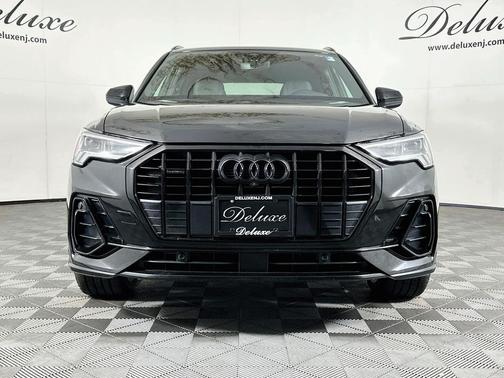 Mythos Black Metallic 2022 Audi Q3 45 S line Premium Plus