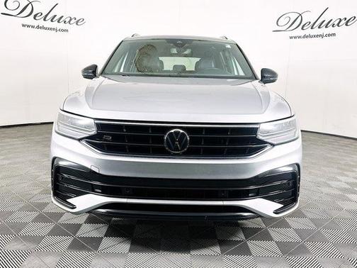 2022 Volkswagen Tiguan 2.0T SE R-Line Black 4MOTION