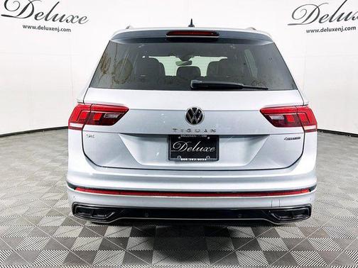 2022 Volkswagen Tiguan 2.0T SE R-Line Black 4MOTION