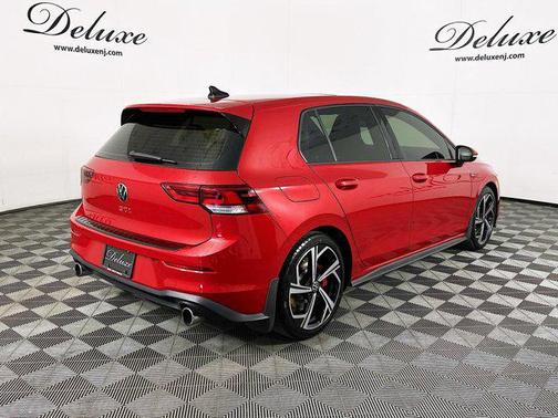 2024 Volkswagen Golf GTI 2.0T SE DSG