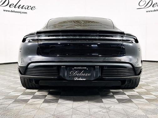 Jet Black Metallic 2022 Porsche Taycan Turbo S