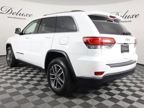Photo 4 of 32 of 2020 Jeep Grand Cherokee Laredo E