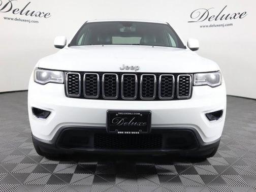 Photo 2 of 32 of 2020 Jeep Grand Cherokee Laredo E
