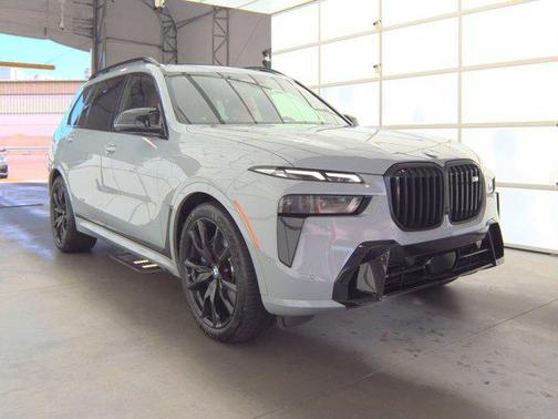 2024 BMW X7 M60i