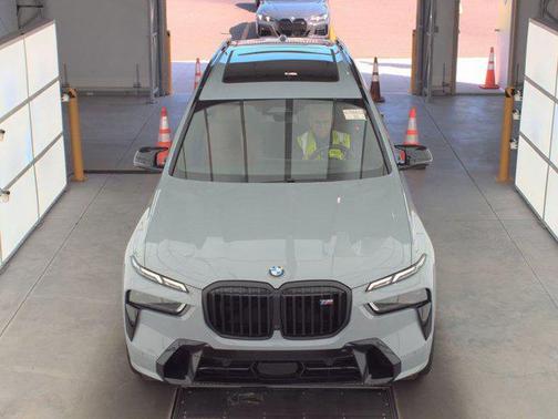 2024 BMW X7 M60i