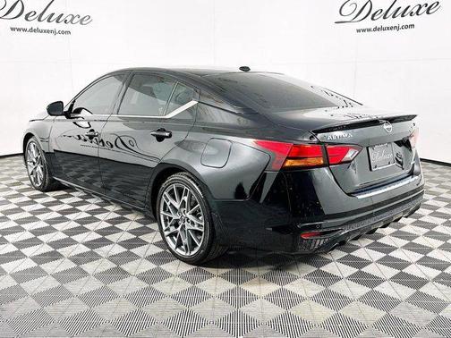2023 Nissan Altima 2.0 SR