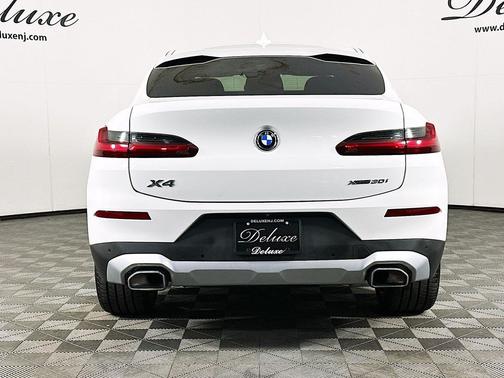 Alpine White 2024 BMW X4 xDrive30i