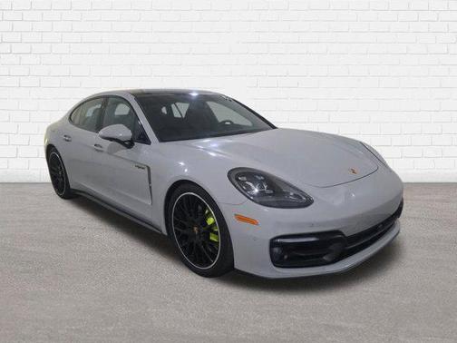 2023 Porsche Panamera 4 E-Hybrid Platinum Edition