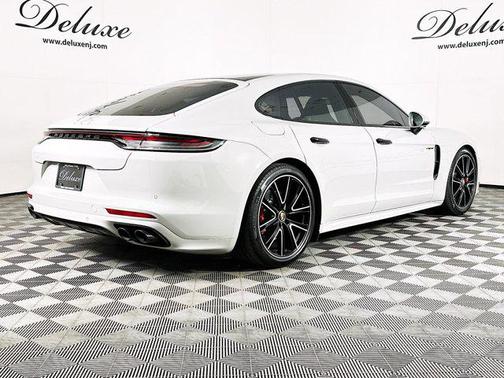 2023 Porsche Panamera 4S E-Hybrid