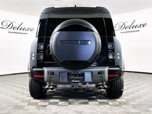 2024 Land Rover Defender Carpathian Edition