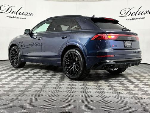 Waitomo Blue Metallic 2025 Audi SQ8 4.0T Prestige
