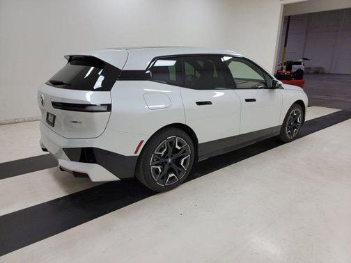 2022 BMW iX xDrive50