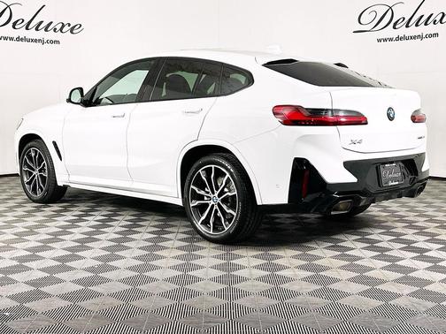 Alpine White 2024 BMW X4 xDrive30i