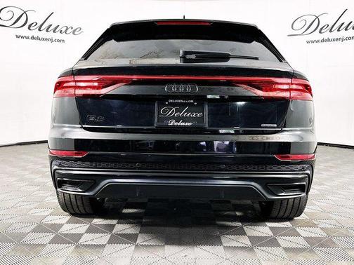 Mythos Black Metallic 2023 Audi Q8 55 Premium Plus