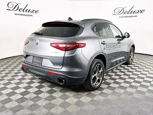 2022 Alfa Romeo Stelvio Sprint