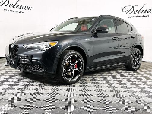 Vulcano Black Metallic 2023 Alfa Romeo Stelvio Veloce