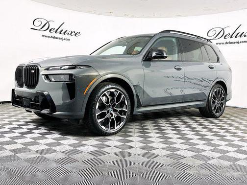 2023 BMW X7 M60i