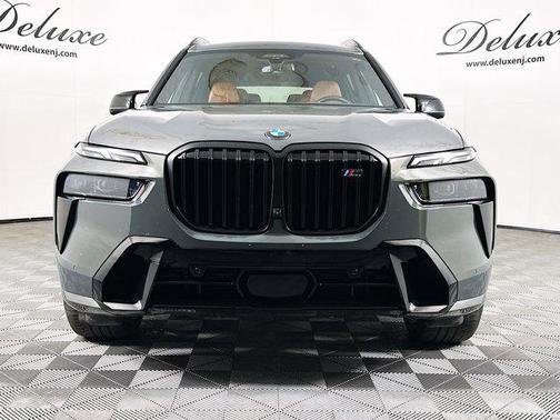 2023 BMW X7 M60i