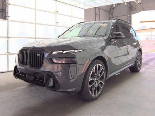 2023 BMW X7 M60i