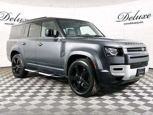 2023 Land Rover Defender SE